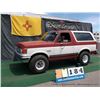 Image 1 : 1990 FORD BRONCO ~ 161,297 MILES VIN: 1FMEU15H7LLA22221, RED & WHITE, 4WD, V8, 5.8L, WINDSHIELD CRAC