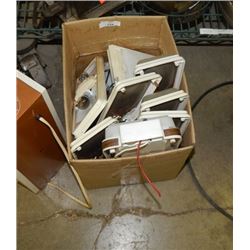 BOXES 12 VOLT LITES