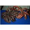 Image 1 : A LARGE QUANTITY OF WOODEN AND BRASS CURTAIN RINGS., £20/30...
