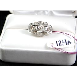 LADIES 14K WHITE GOLD VINTAGE DIAMOND RING