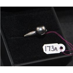 LADIES 18K WHITE GOLD PEARL & DIAMOND RING