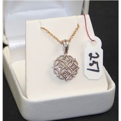 LADIES 10K WHITE GOLD DIAMOND PENDANT