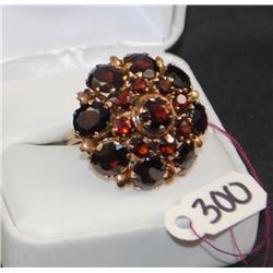 LADIES 18K ANTIQUE RING