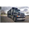 Image 12 : 2004 Mack Granite CV713 Quad Axle Dump Truck