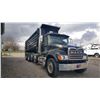 Image 13 : 2004 Mack Granite CV713 Quad Axle Dump Truck