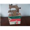 Image 1 : Childs Singer Sewing Machine