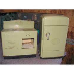 Child's Fridge & Stove (battery operated)