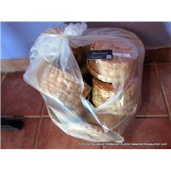 LOT: WICKER BASKETS
