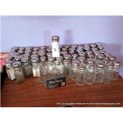 LOT: SALT & PEPPER SHAKERS