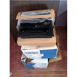 LOT: TOWEL DISPENSERS 2X MONEY