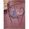 Image 1 : FLOWER POT STAND