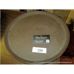 LOT: FOOD SERVING TRAYS 4X MONEY