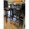 Image 2 : STAINLESS TABLE