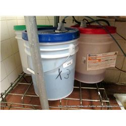 LOT: DISHWASHER CLEANING PRODUCTS