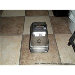 LOT: METAL FOOD PANS 5X MONEY