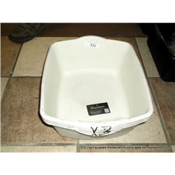 LOT: PLASTIC BINS 3X MONEY