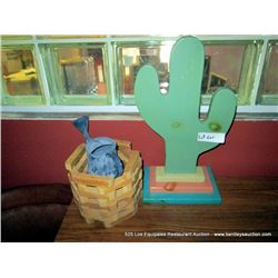 LOT: WOODEN DECORATIONS