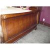 Image 2 : Sleigh Bed Queen Size