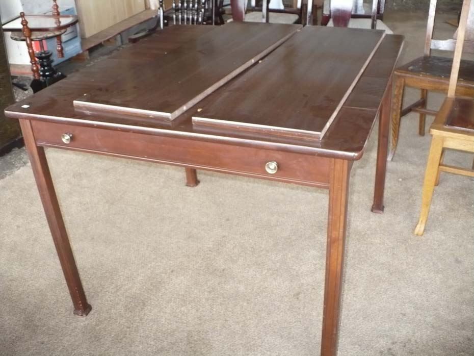Duncan Phyfe Drop Leaf Table w/2 Leafs