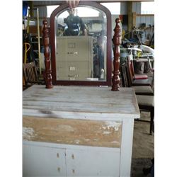 Dresser w/ Mirror 3 Drawer