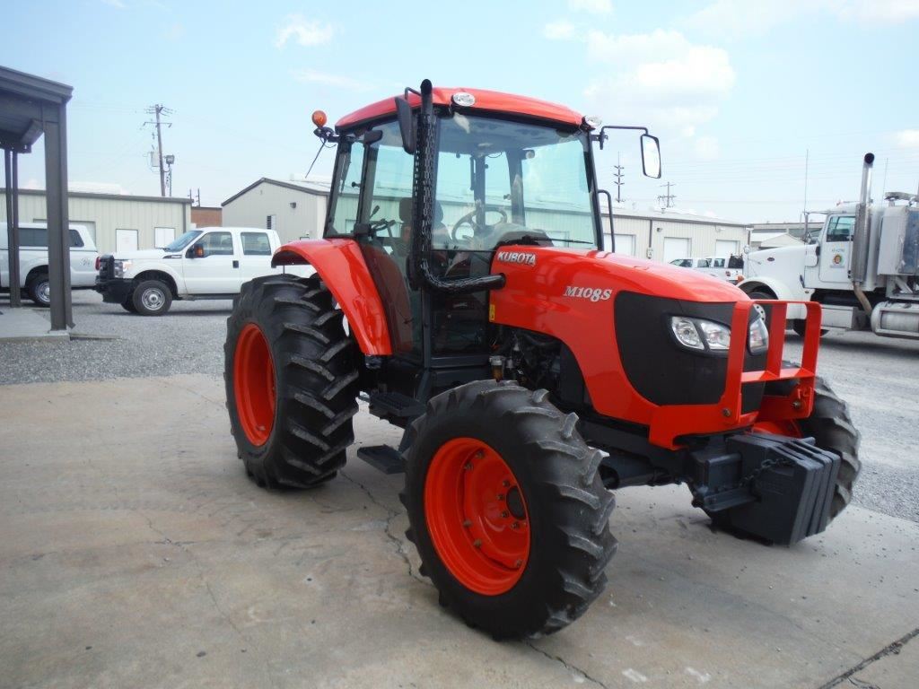2012 KUBOTA M108S MFWD Farm Tractor, S/N 72676, 108 HP Kubota Diesel