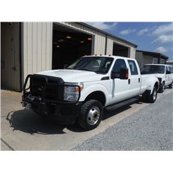 2012 FORD F350 DUALLY PICKUP, S/N 1FT8W3D68CEB68560, 4x4, Crew Cab, V8 Gas, A/T, AC, Brush Guard, Wi