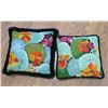 Image 4 : 9 Colorful Petit Point Pillows
