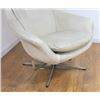 Image 2 : Overman Swivel Armchair
