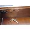 Image 2 : OFFICE DESK WITH LIGHTED HUTCH