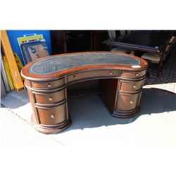 STANLEY FURNITURE MAHOGANY FINISH LEATHER TOP KIDNEY SHAPED DOUBLE PEDESTAL DESK