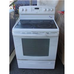 KENMORE WHITE 5 BURNER GLASS TOP STOVE