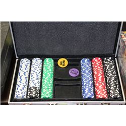 DELUXE POKER CHIP SET IN METAL CASE