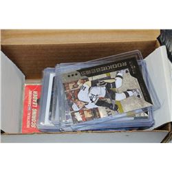 SMALL BOX OF HOCKEY & BASEBALL CARDS
