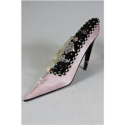 SHOE RING HOLDER W/ 4 STERLING SILVER RINGS