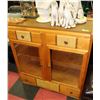 Image 1 : VINTAGE BUFFET