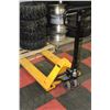 Image 1 : YELLOW PALLET JACK