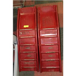 PAIR OF RED METAL VEHICLE RAMPS
