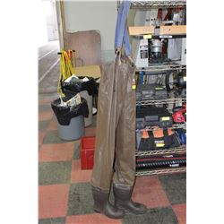 RED BALL HIP WADERS SIZE 10