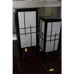 BLACK AND WHITE FLOOR/ TABLE LAMP X2