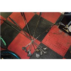 BUNDLE OF GOLF CLUBS