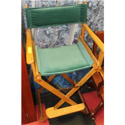 FOLDING DIRECTORS CHAIR