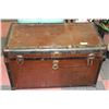 Image 1 : VINTAGE STORAGE TRUNK