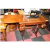 Image 1 : VINTAGE SINGER SEWING MACHINE