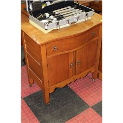 WOODEN WASH STAND