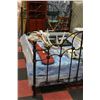 Image 1 : METAL QUEEN SIZE BEDFRAME