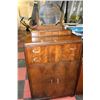 Image 1 : VINTAGE DRESSER W/ MIRROR