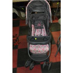 BABY TREND STROLLER W/ LOCKABLE FEATURES
