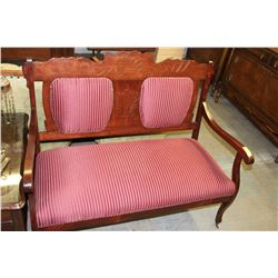 VICTORIAN LOVE SEAT