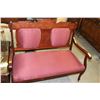 Image 1 : VICTORIAN LOVE SEAT