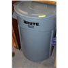 Image 1 : RUBBERMAID BIG BRUTE GARBAGE CAN WITH LID